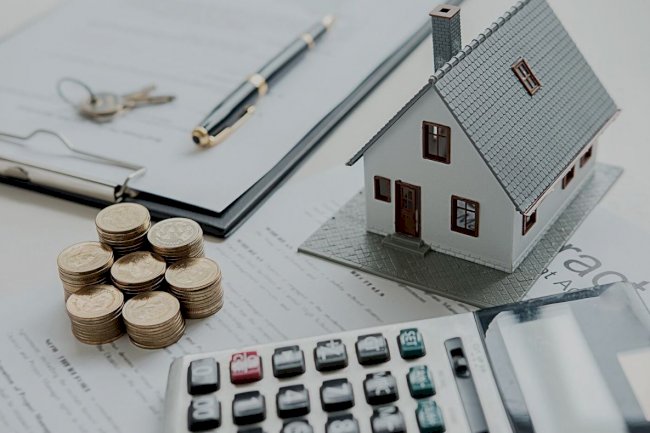 Is it better to sell a house or to rent it furnished?